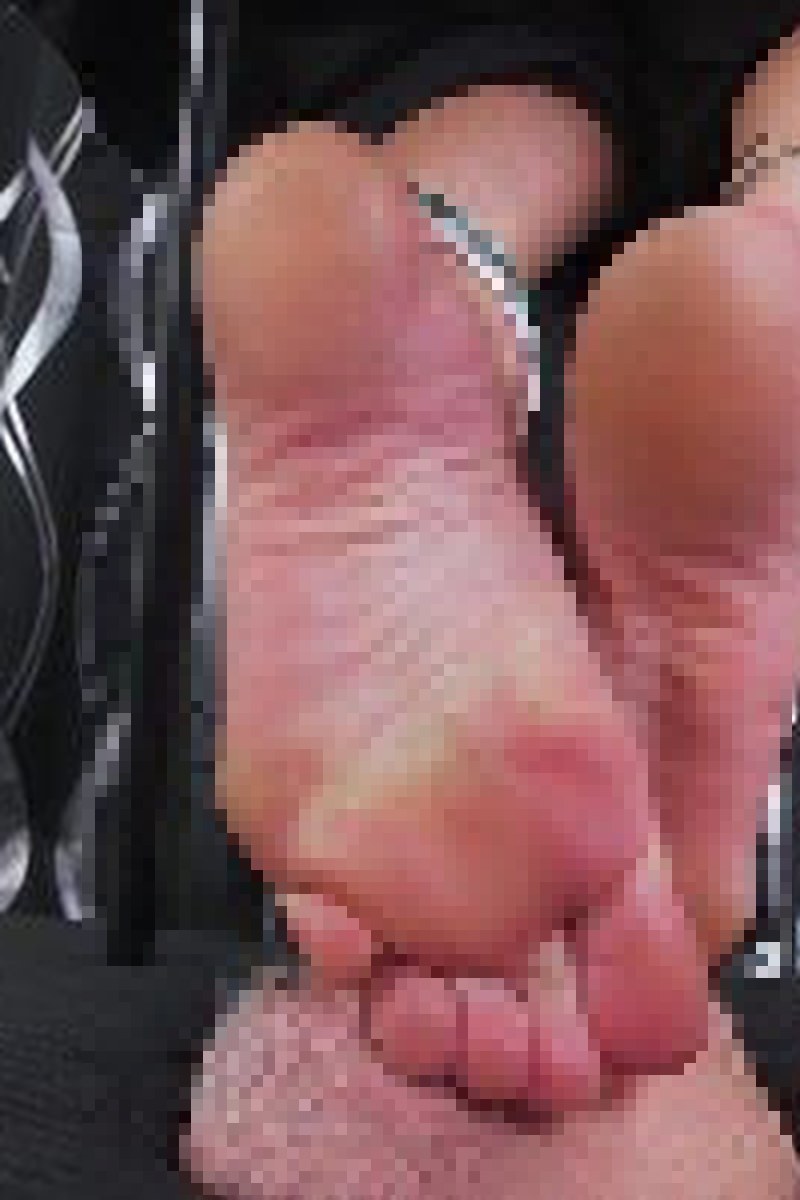 TP-brattyfootgirls-sunshine-underdesk-ceo-100-hd-1080p-mp4