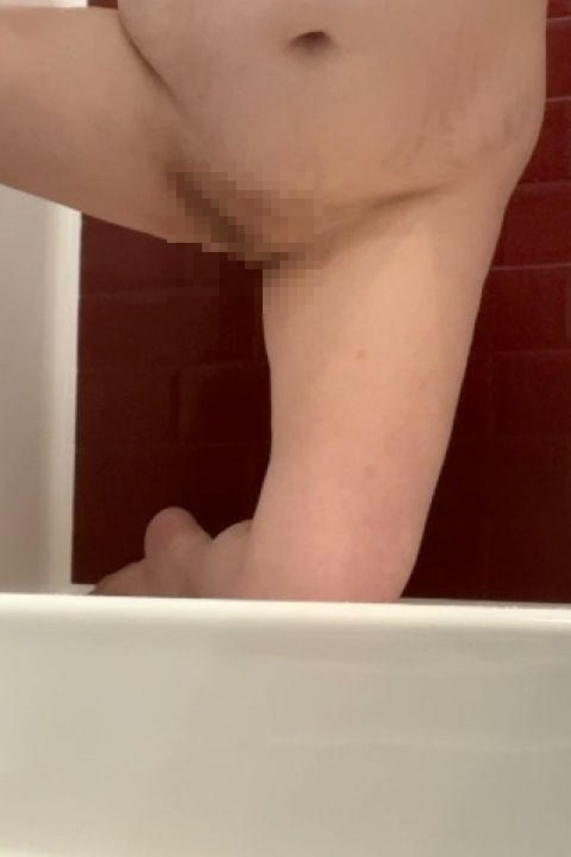 TP-manyvidsarikajira-arikajira-hotel-watersports-2-x-pees-in-shower-bbw-milf