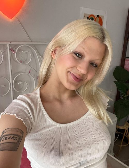 Lizzy R
